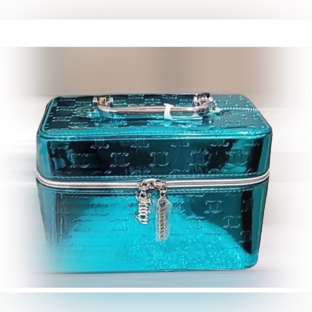 COPY - Juicy Couture JC Logo Metallic Cosmetic Traincase w/Brush Holder- Aqua